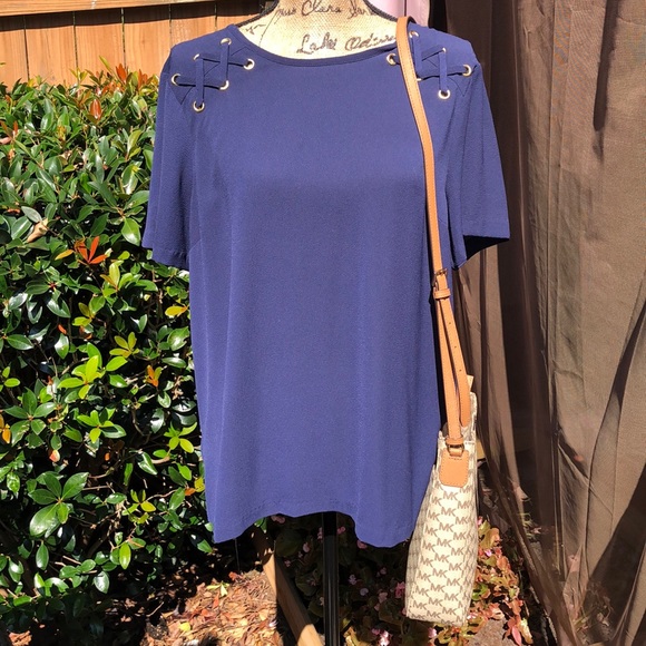 🔥Sale🔥 NWT Michael Kors Blouse - Picture 6 of 6